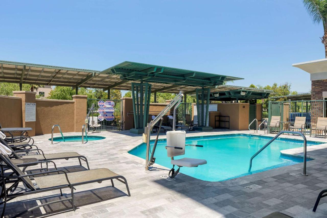 Comfort Suites Ontario Airport Convention Center Exterior foto